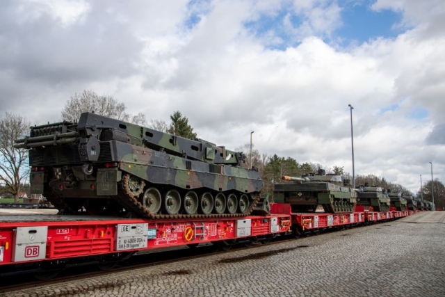 German Leopard 2A6 Tanks, Buffalo Armored Vehicles Arrive in Ukraine