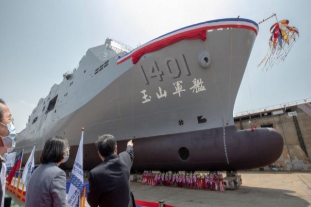 Taiwan Builds First 10,000 Ton-Class Amphibious Vessel