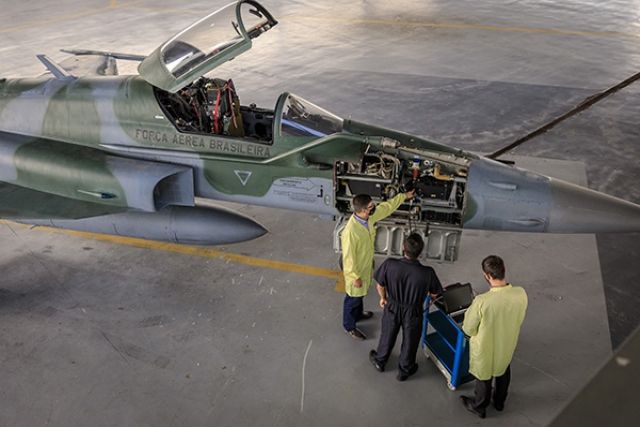 E-LynX Airborne Software Defined Radio Completes Connectivity Flight Tests Onboard Brazilian F-5M Fighters