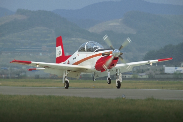 Two South Korean Trainer Jets Collide in Mid-air, 4 Pilots Killed