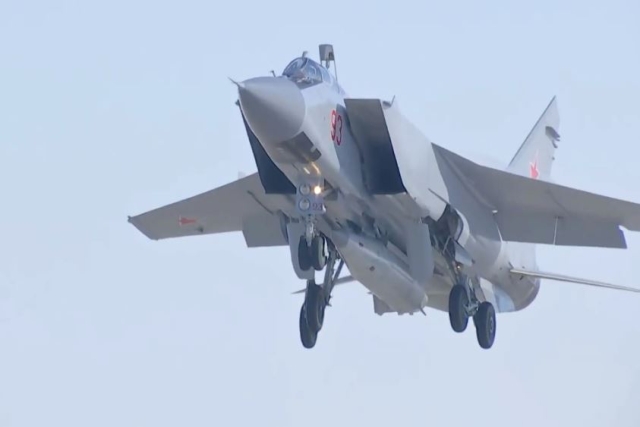 Putin Announces Permanent Patrols by Hypersonic Weapons-armed MiG-31 over Black Sea