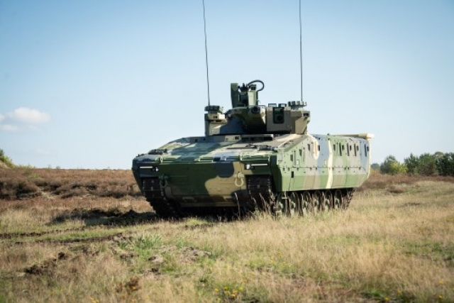 Rheinmetall Hands Over First Lynx IFV to Hungary