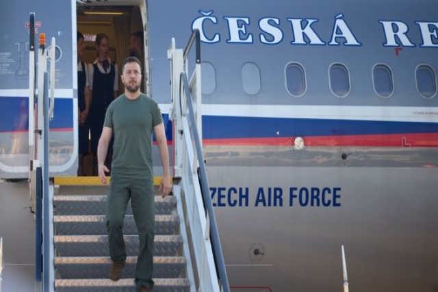 Czech President Approves 60 Citizens to Join Ukrainian Military 