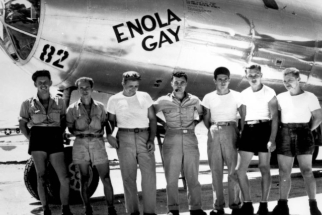 Hiroshima Bomber Enola Gay to lose 
