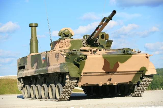 Russian Troops Receive Modernized Msta-S, Akatsiya Self-Propelled Artillery Systems