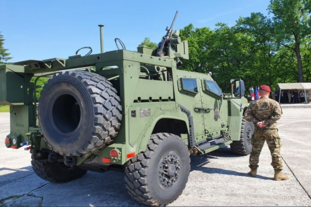 Slovenia Takes Delivery of Oshkosh JLTV 4x4 Combat Vehicles