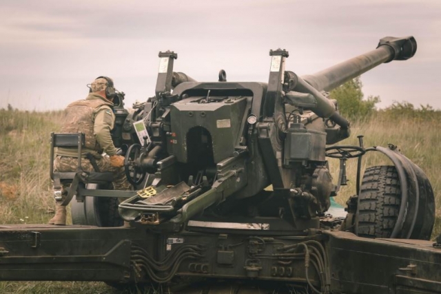 Ukraine Seeks More 155mm Guns, Says Russia has 10-Fold Artillery Advantage
