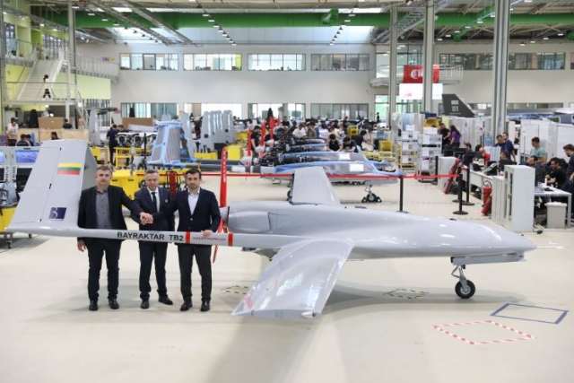 Ukraine Orders Dozens of Turkish-made Bayraktar TB2 Drones, Deliveries in July