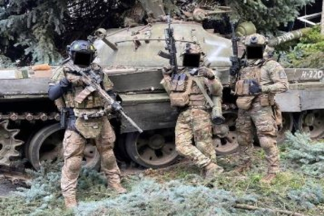Ukrainian Forces Claim Capture First Russian T-62 Tank