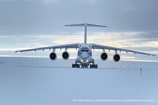 Russia’s Il-76 Makes 1st Landing on Antarctic Ice Airfield