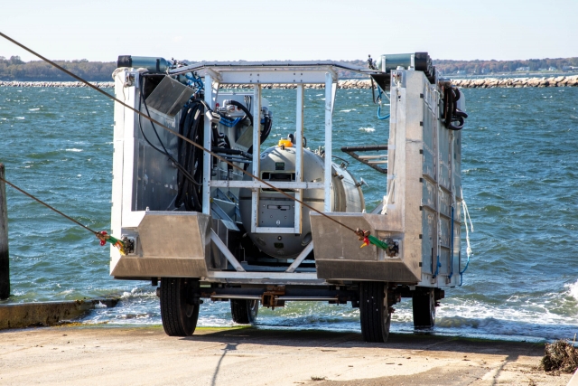 HII’s Pharos Demos Launch and Recovery with Large UUV