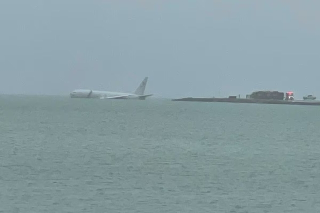 U.S. Navy's Boeing P-8A Overshoots Runway in Hawaii, Falls in Sea