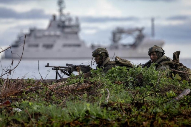 Dutch, Colombian Marines Conduct First Joint Jungle River Drills Near Caribbean