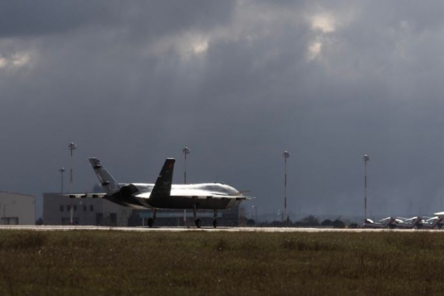 Turkey’s Unmanned Fighter Makes First Flight