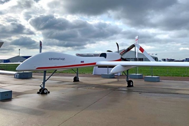 Russian Sirius & Orion Drones Team up with Manned Aircraft