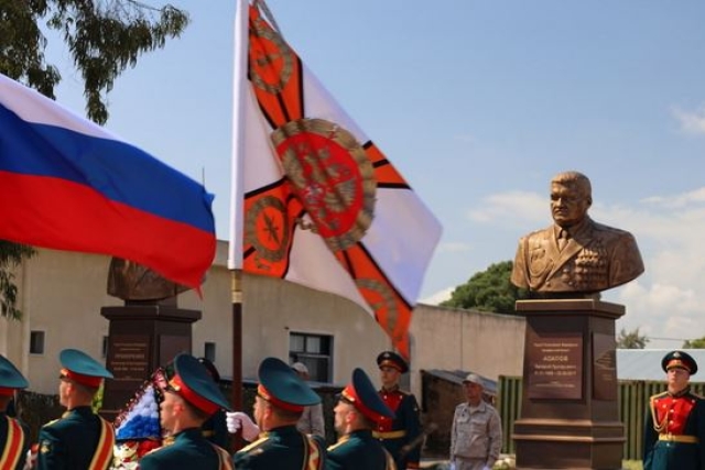 Russia Sets up Monuments to War Heroes in Syria