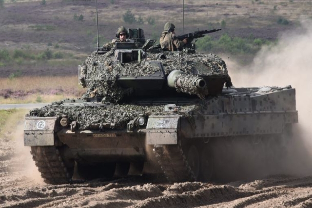 Polish PGZ Seeks to Manufacture Parts for Leopard Tanks Donated to Ukraine