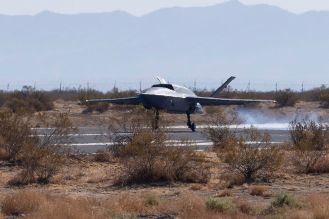 U.S.A.F.’s Collaborative Combat Aircraft ‘YFQ-42A’ Completes First Flight