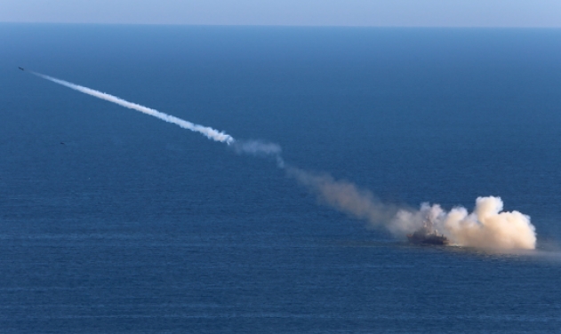Russian Pacific Fleet Cruiser Varyag and Submarine Tomsk Tests Anti-ship Missiles
