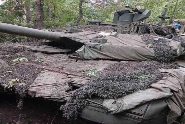 Russia’s Newest Tank 'T-90M' Captured by Ukraine in 'Perfect' Condition