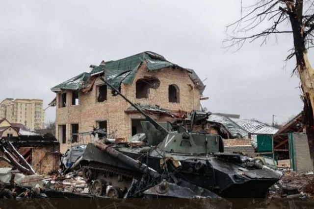Tanks, Armored Vehicles Destroyed in Russian Artillery Strike on Ukrainian Shipyard
