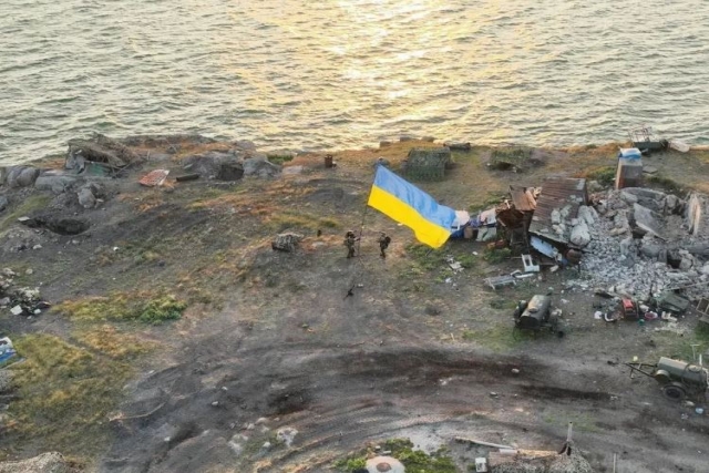 Ukrainian Soldiers Trying to Plant Flag Over Snake Island Killed in Air Strikes: Russia