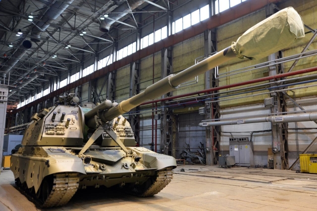 Heavy Equipment Loss for Ukraine in Summer Assault; Russia Accelerates Arms Production