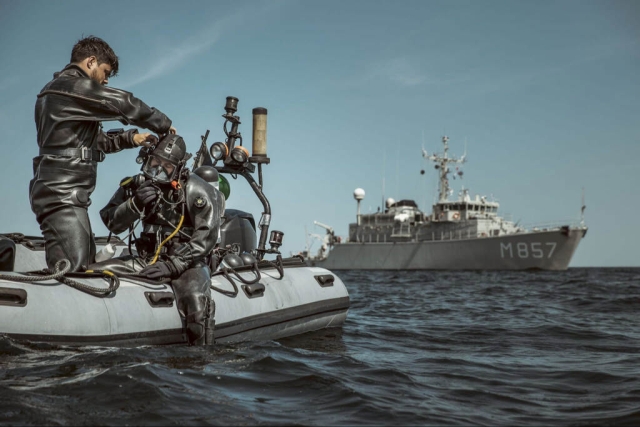Dutch Minehunter Training for Ukrainian Crew Completed