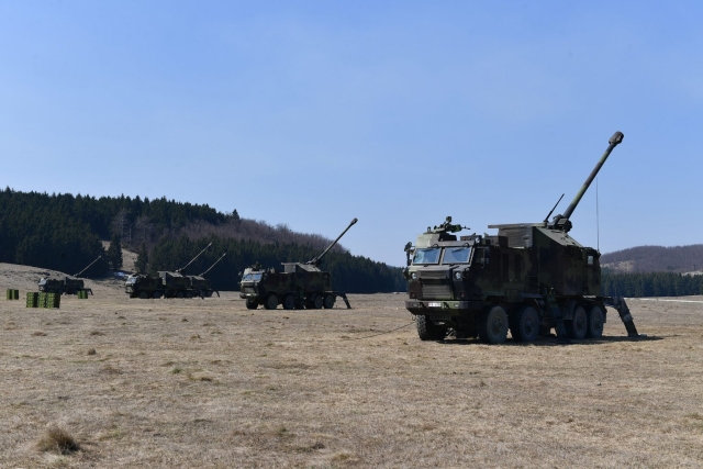 Azerbaijan Likely Customer for 48 Serbian Nora B52 SP Howitzers