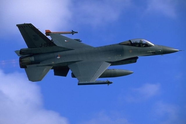 Netherlands Commits 24 F-16s as Part of 10 Year Security Pact with Ukraine 