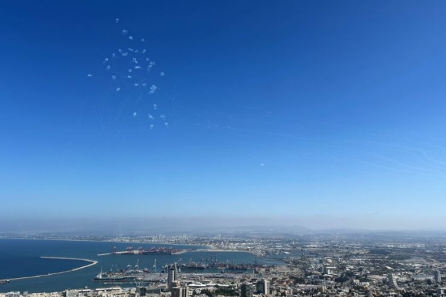 Hundreds of Hezbollah Rockets Target Haifa and Acre in Northern Israel