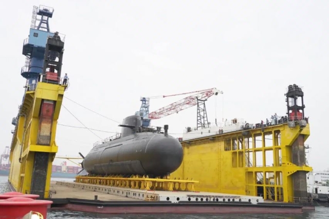 Taiwan's Indigenously-built Submarine Submerged & Surfaced in Harbor Trials