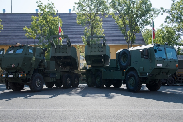 Poland, Lockheed to Integrate HIMARS Launcher onto Jelcz Truck