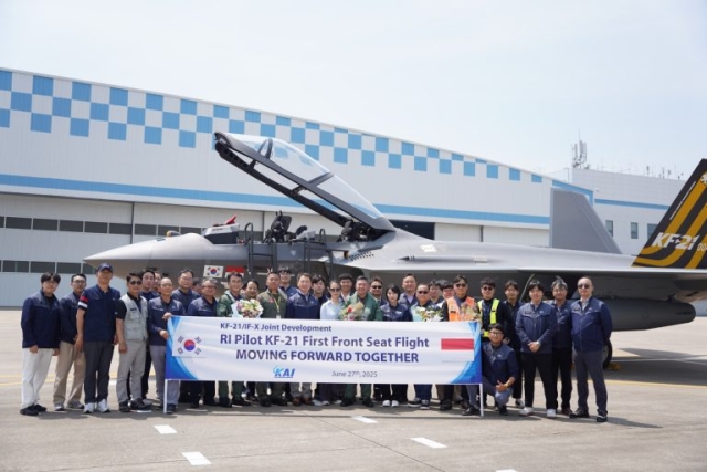 Indonesian Pilot Flies South Korea’s KF-21 Fighter in First Test Flight