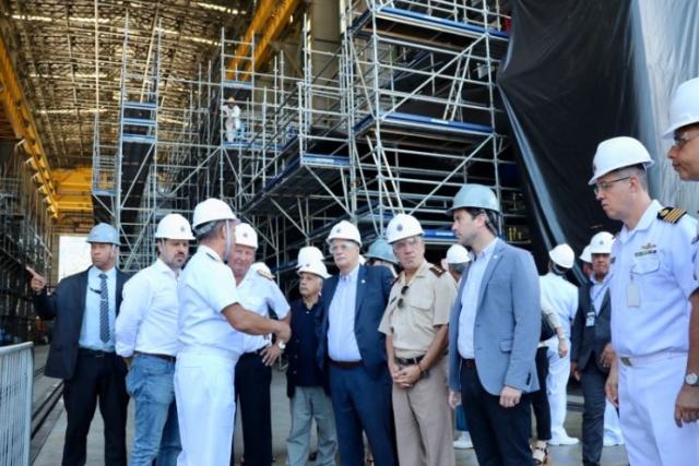 As Argentina Shops for Submarines, its Defense Minister Visits Scorpene Sub Being Built in Brazil