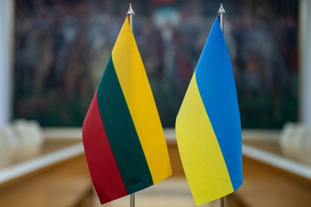 Lithuania to Provide Ukraine with Armored Personnel Carriers, Ammunition