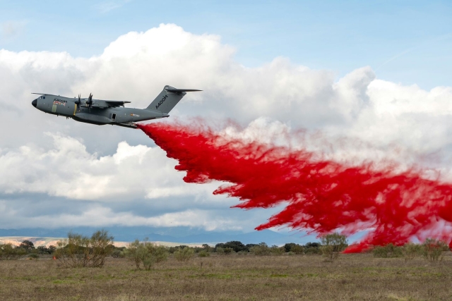 Airbus Conducts Flight-Test of A400M Roll-on/Roll-off Firefighting Kit