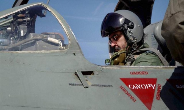 IAF Chief BS Dhanoa Flies MIG-21 Fighter Solo 