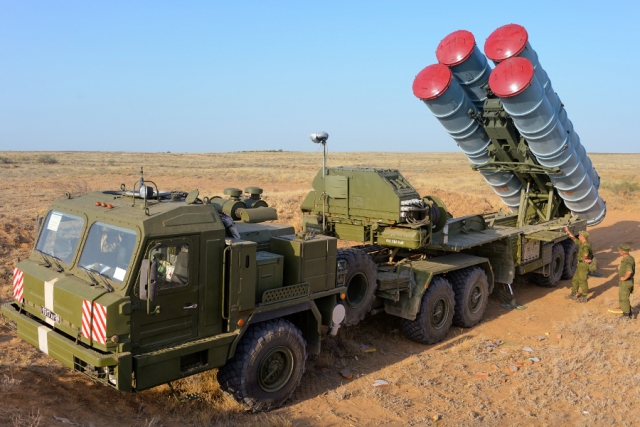 S-400 Missile Transporter in Massive Accident near Moscow