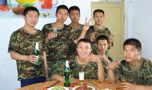 Chinese Army Bans Alcohol Consumption Among its Soldiers