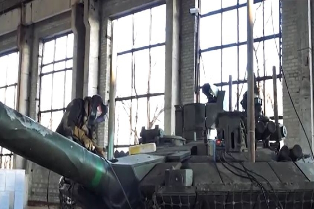 Russian T-62M Tank Withstands 13 Drone Attacks