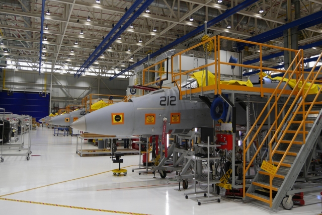 Boeing Inducts 20th US Navy F/A-18 into Service Life Modification