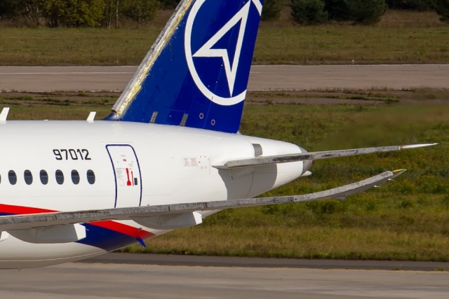 Sukhoi Superjet with Saberlet Winglets Completes Tests