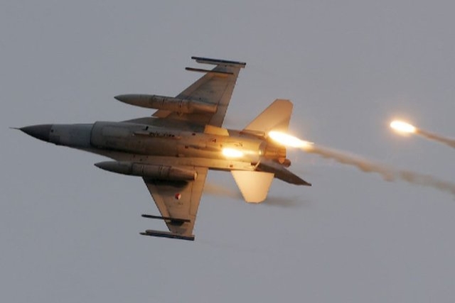 Russian S-400 Air Defense System Shoots Down Ukrainian F-16 Jet