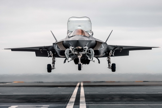 Russian Su-57, Su-35 Fighter Jets May Give Dubai Airshow a Miss