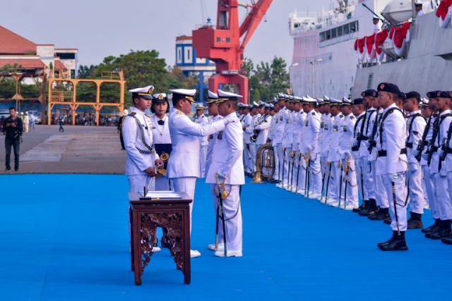 PT Pal Hands Over 2 Fast Missile Ships to Indonesian Navy