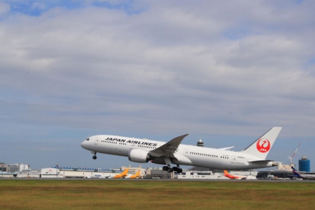 Japan Airlines to Switch to Alternative Fuels for all Domestic Flights from 2040