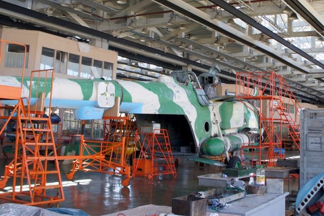 Czech, Bulgarian Firms Suspended from Repairing Russian Origin Aircraft, Helicopters