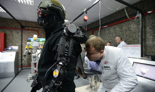 Russia Develops ‘Humanoid’ Robot That Defuses Explosive Ordnance, Mines