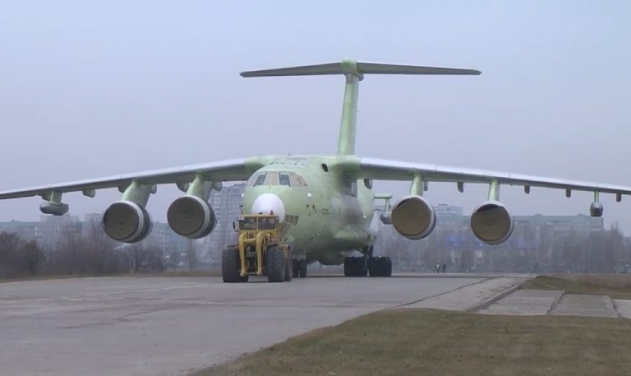 Simultaneous Refueling of Two Fighter Jets Possible WIth Russia's IL-78M-90A Tanker